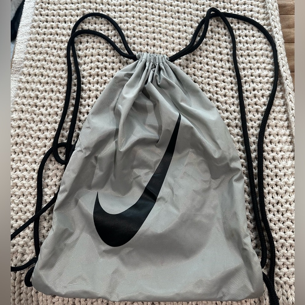 Nike drawstring bag